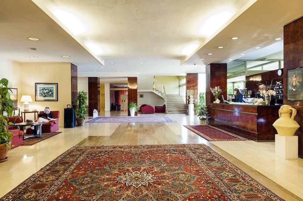 มอนเดลโล พาเลซ โฮเทล Hotel ภายนอก รูปภาพ