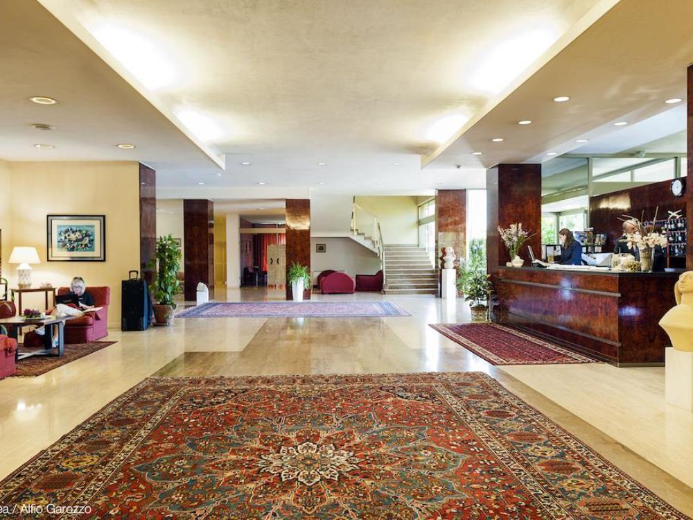 มอนเดลโล พาเลซ โฮเทล Hotel ภายนอก รูปภาพ